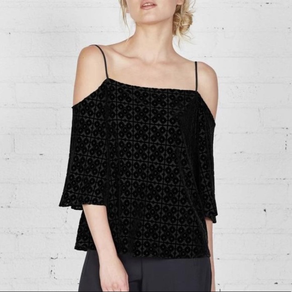 bailey 44 cold shoulder top